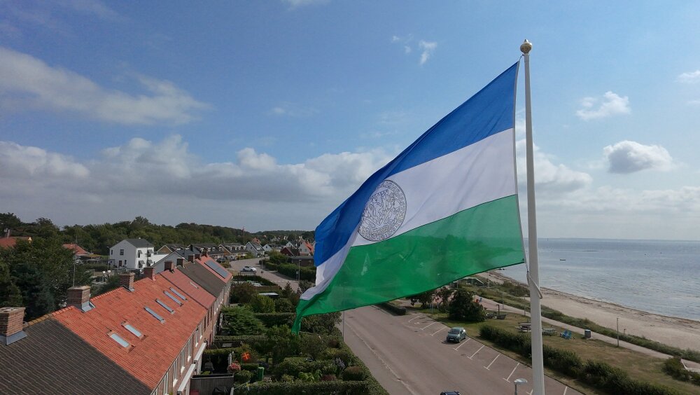 J�mtlandsflagga i flaggst�ng